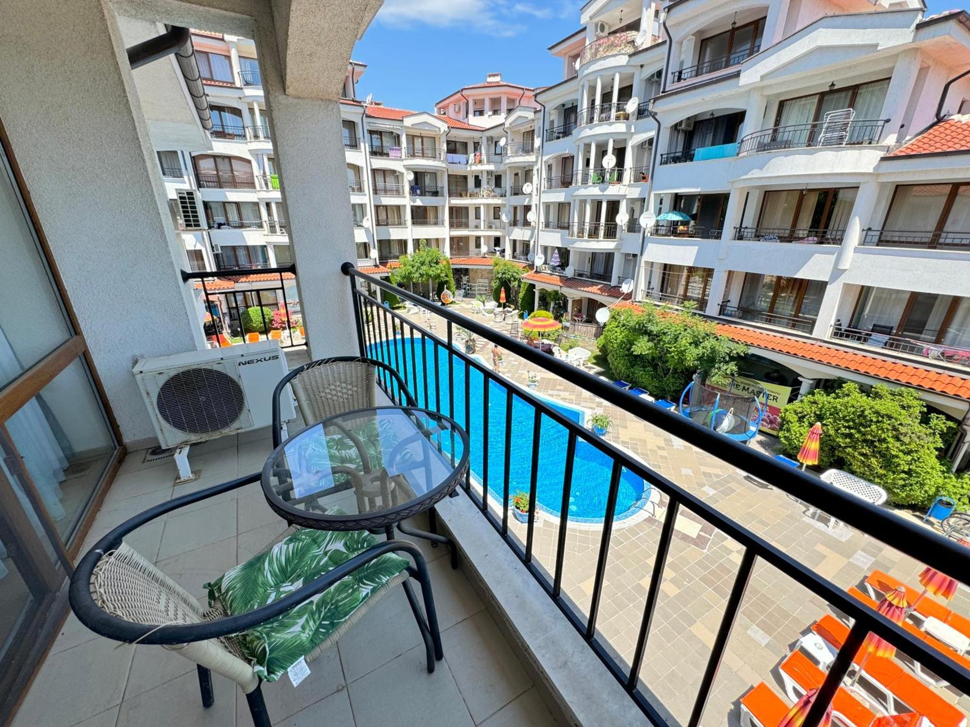 Dkapartments Chateau Valon Слънчев бряг Екстериор снимка